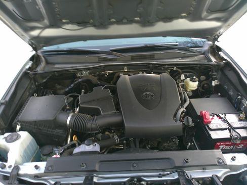 Used 2021 Toyota Tacoma SR5 image 34