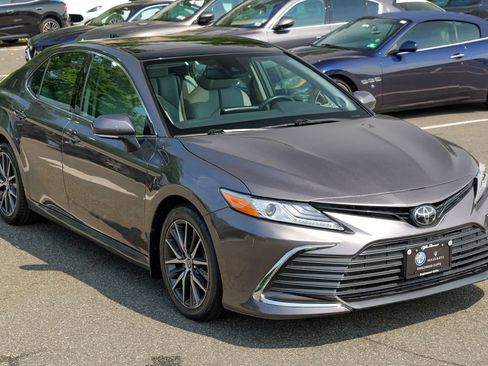 Used 2023 Toyota Camry XLE w/ Navigation Package AWD/4WD image 9
