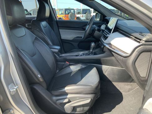 Used 2023 Jeep Compass Latitude AWD/4WD image 49