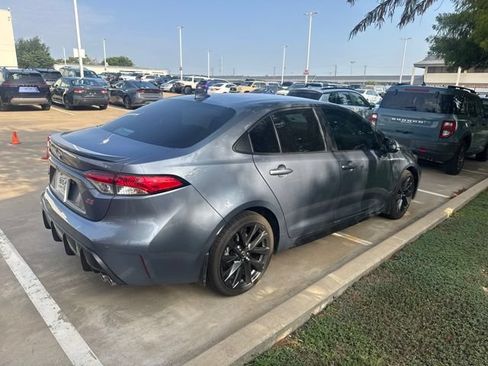 Used 2025 Toyota Corolla SE FWD image 3