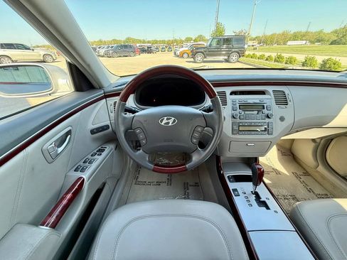Used 2006 Hyundai Azera Limited FWD image 16