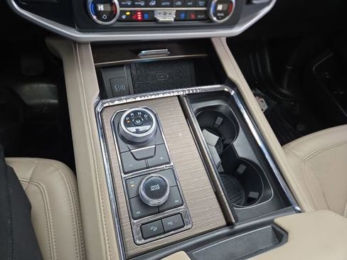 Used 2022 Ford Expedition Limited image 22