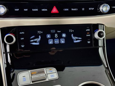 New 2027 Genesis GV70 2.5T AWD/4WD image 17