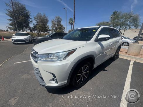 Used 2017 Toyota Highlander XLE FWD image 7