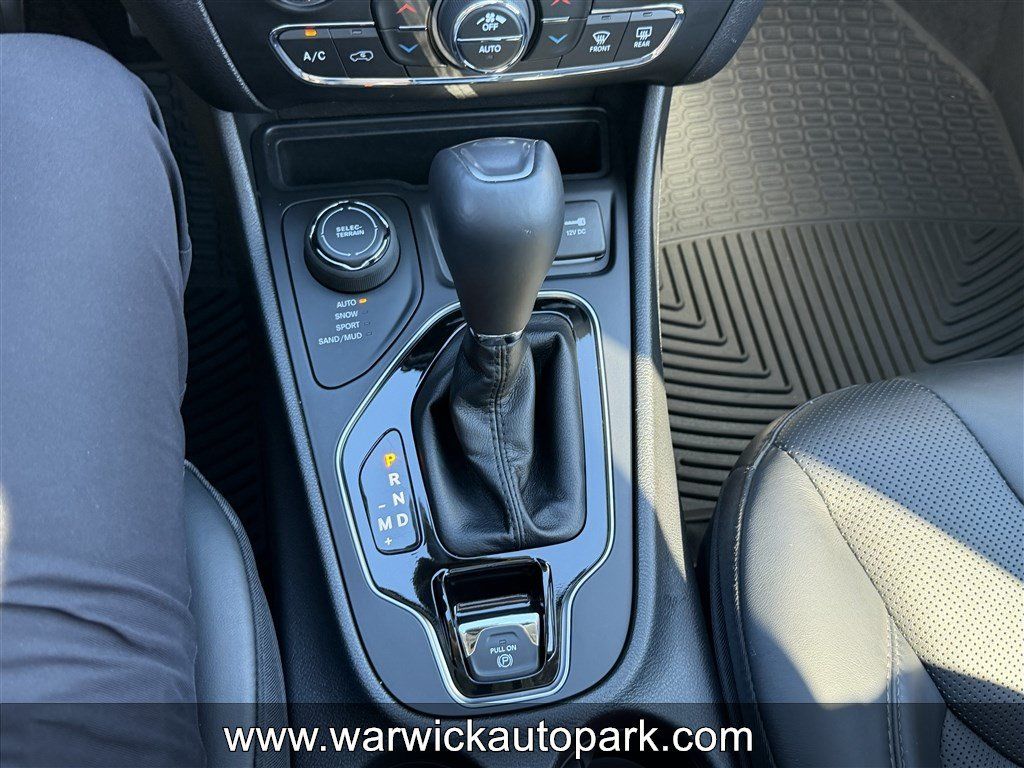 Used 2020 Jeep Cherokee Limited AWD/4WD image 9