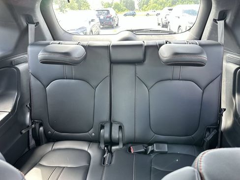 Used 2025 Honda Pilot TrailSport image 29