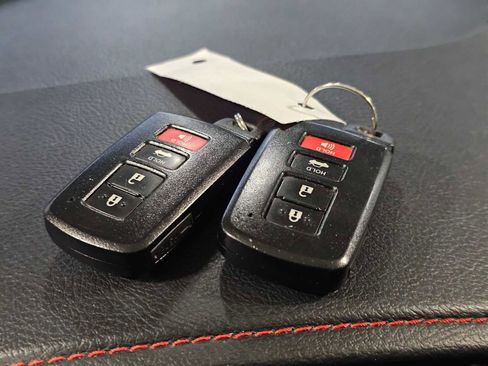 Used 2016 Toyota Camry XSE w/ Moonroof Package image 41