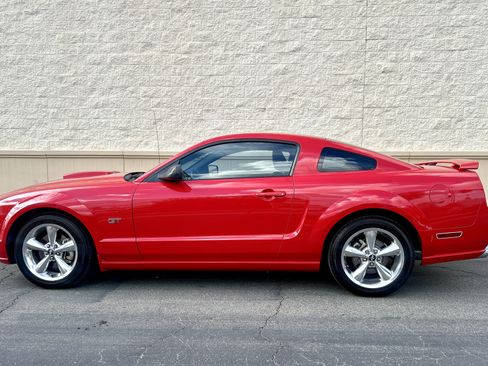 Used 2008 Ford Mustang GT image 4