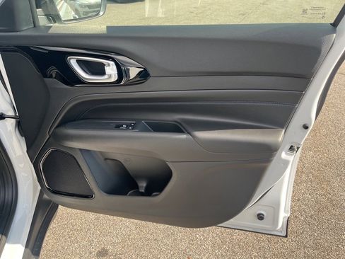 New 2026 Jeep Compass Limited image 10