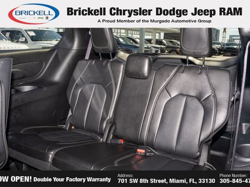 Used 2024 Chrysler Pacifica Limited FWD image 19