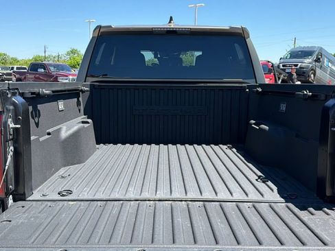 Used 2025 Toyota Tacoma TRD Off-Road image 9