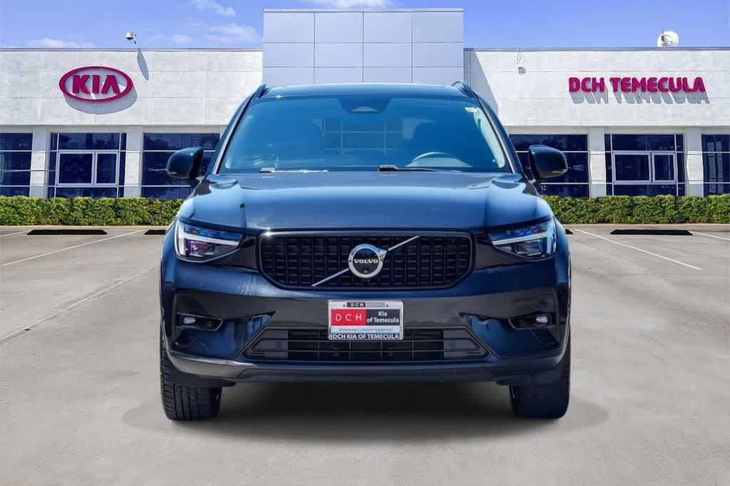 Used 2024 Volvo XC40 B5 Ultimate w/ Protection Package Premier AWD/4WD image 2