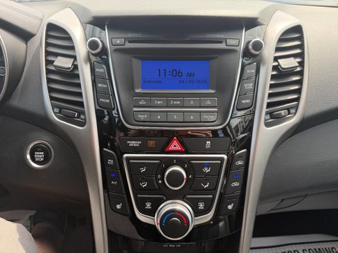 Used 2017 Hyundai Elantra GT w/ Value Edition Package 02 image 24