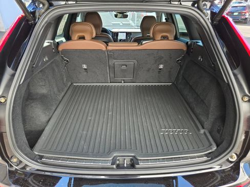 Certified 2023 Volvo XC60 B5 Plus w/ Climate Package AWD/4WD image 13