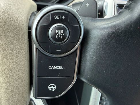 Used 2017 Land Rover Discovery HSE image 37