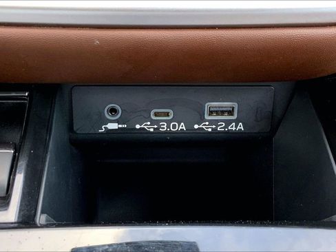 Used 2025 Subaru Outback Touring AWD/4WD image 15