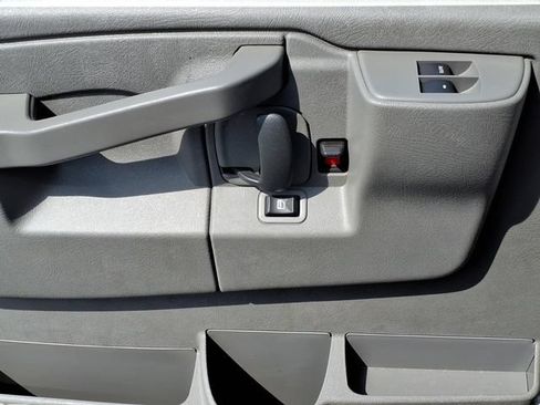 Used 2022 Chevrolet Express 3500 w/ Power Convenience Package RWD image 16