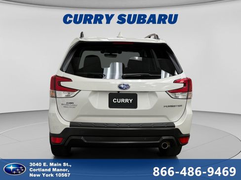 Used 2021 Subaru Forester Limited image 4