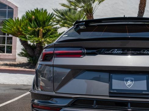 Used 2024 Lamborghini Urus Performante AWD/4WD image 42
