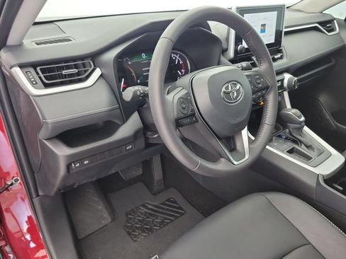 Used 2025 Toyota RAV4 XLE Premium FWD image 21