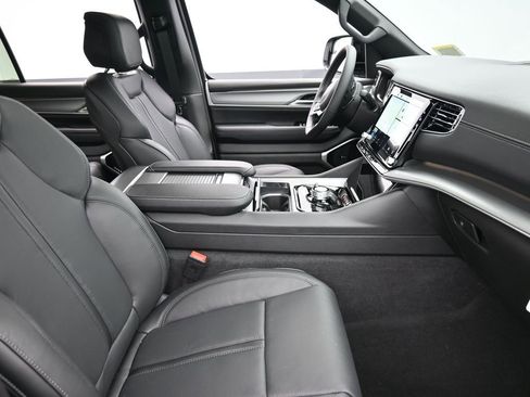 New 2026 Jeep Grand Wagoneer L Limited w/ Premium Group II AWD/4WD image 20