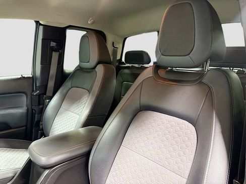 Used 2018 Chevrolet Colorado Z71 AWD/4WD image 23