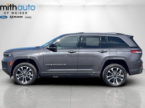 Used 2024 Jeep Grand Cherokee Overland w/ Luxury Tech Group IV AWD/4WD image 8