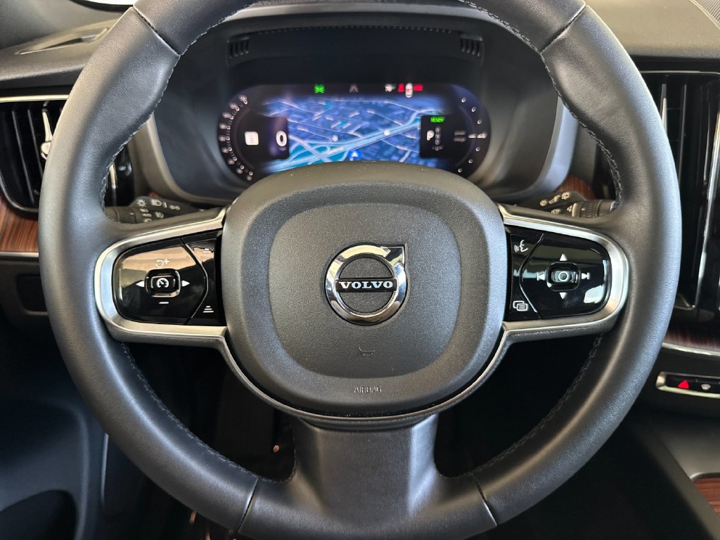 Certified 2024 Volvo XC60 T8 Plus w/ Protection Package Premier AWD/4WD image 23