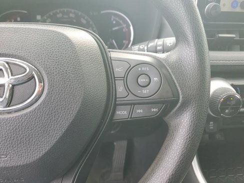 Used 2024 Toyota RAV4 XLE image 28