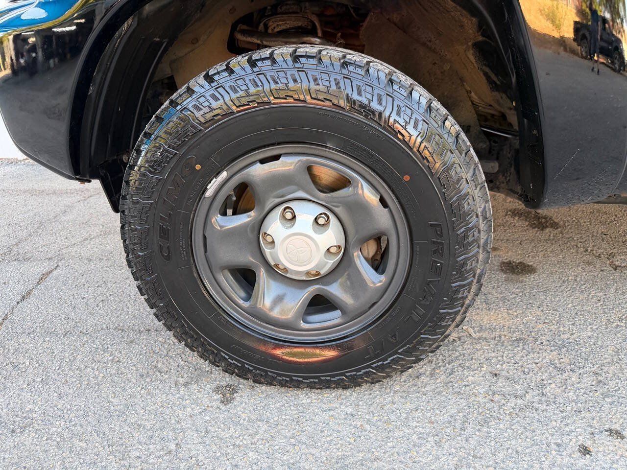 Used 2015 Toyota Tacoma PreRunner w/ SR5 Package RWD image 12