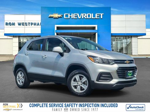 Certified 2018 Chevrolet Trax LS AWD/4WD image 1