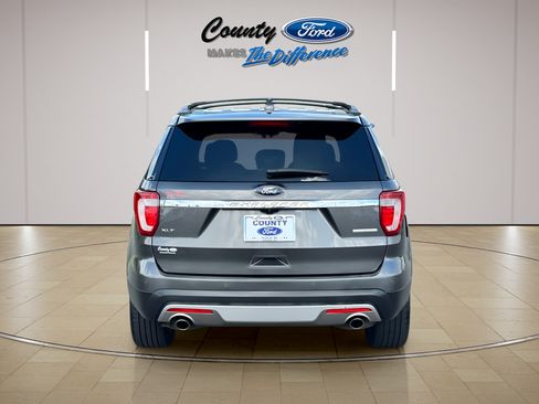 Used 2016 Ford Explorer XLT w/ Equipment Group 201A FWD image 8