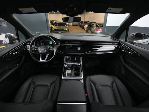 Used 2021 Audi Q7 3.0T Premium image 13