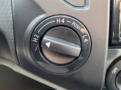 Used 2013 Toyota Tacoma Base image 18