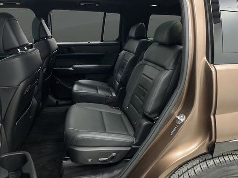 Used 2024 Hyundai Santa Fe Calligraphy image 32