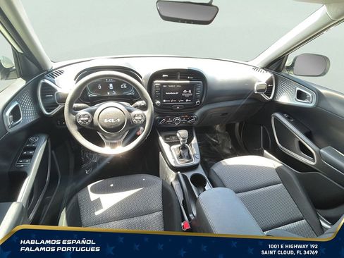 Used 2025 Kia Soul LX w/ LX Technology Package FWD image 25