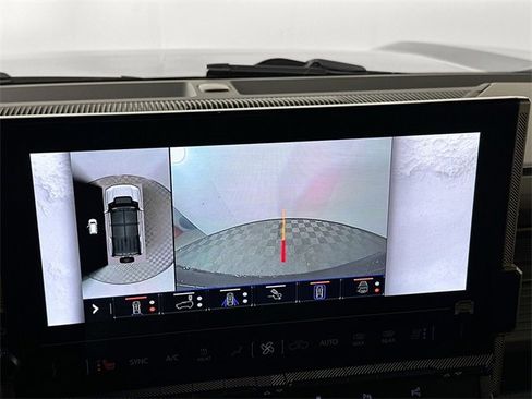 Used 2024 GMC Hummer EV 2X w/ Extreme Off-Road Package image 13