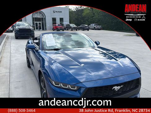 Used 2024 Ford Mustang Convertible RWD image 1