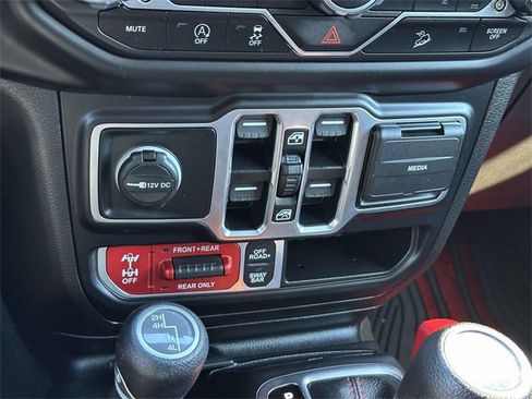 Used 2021 Jeep Wrangler Unlimited Rubicon w/ Cold Weather Group image 12