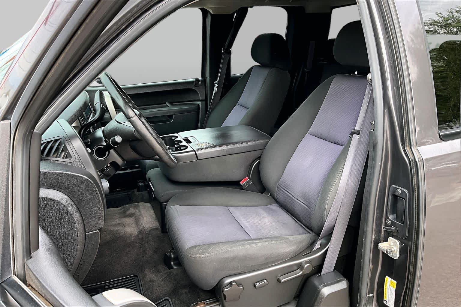 Used 2011 Chevrolet Silverado 1500 LT w/ All-Star Edition AWD/4WD image 7