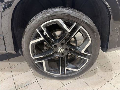 Used 2025 Volkswagen Tiguan SEL R-Line AWD/4WD image 25