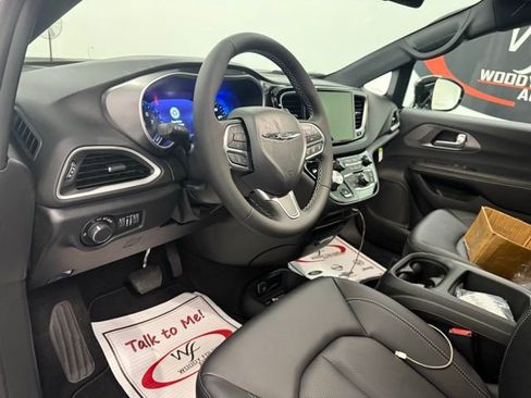 New 2026 Chrysler Voyager LX image 13