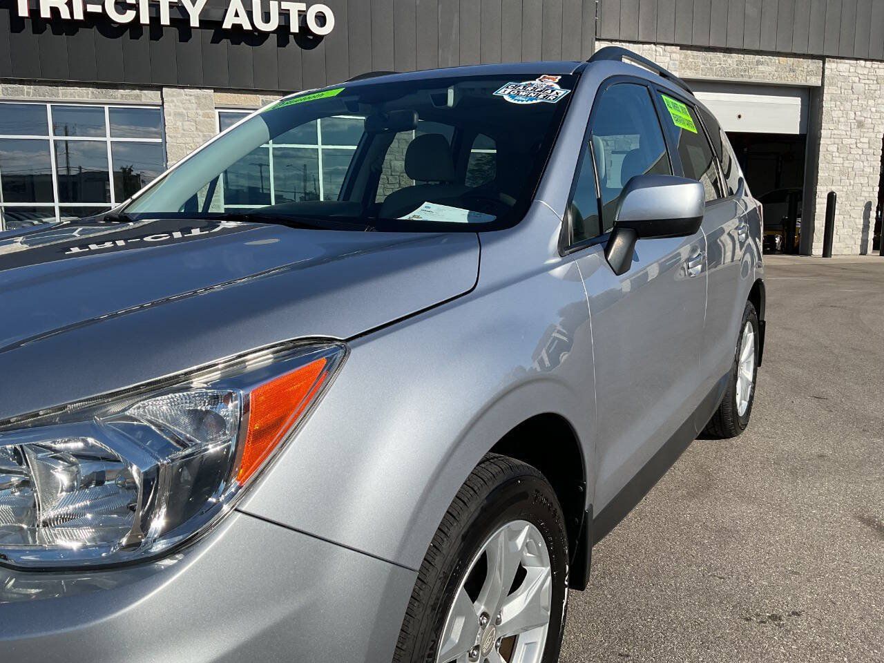 Used 2016 Subaru Forester 2.5i Premium AWD/4WD image 2