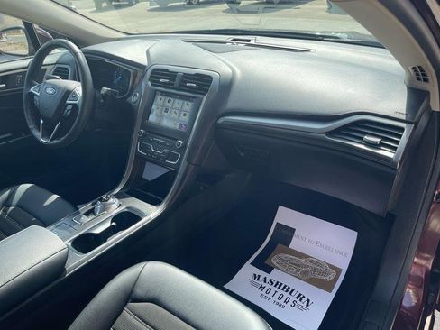 Used 2017 Ford Fusion SE w/ Equipment Group 201A image 44