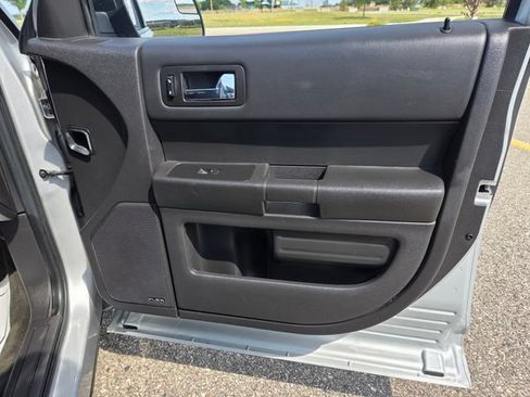 Used 2018 Ford Flex SE FWD image 33