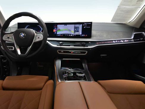 Certified 2025 BMW X7 xDrive40i w/ Premium Package image 14