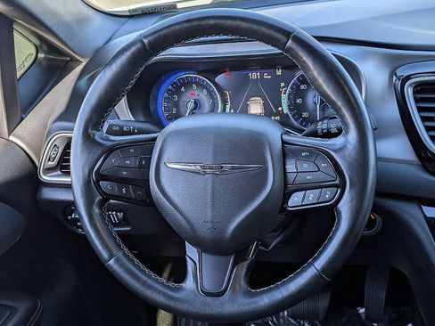 Used 2019 Chrysler Pacifica Touring-L Plus w/ Advanced Safetytec Group image 24