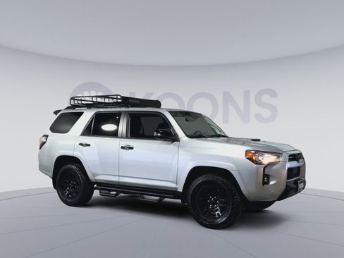 Used 2021 Toyota 4Runner Venture image 2
