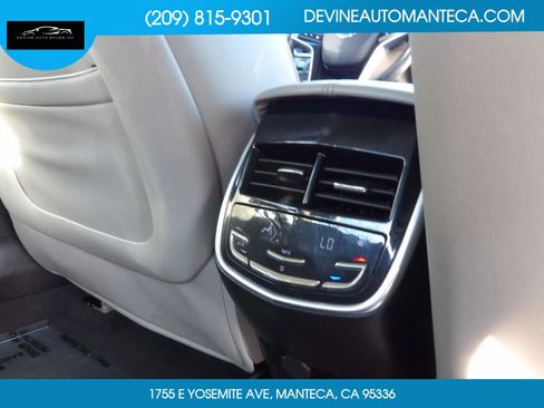 Used 2014 Cadillac XTS Premium image 14