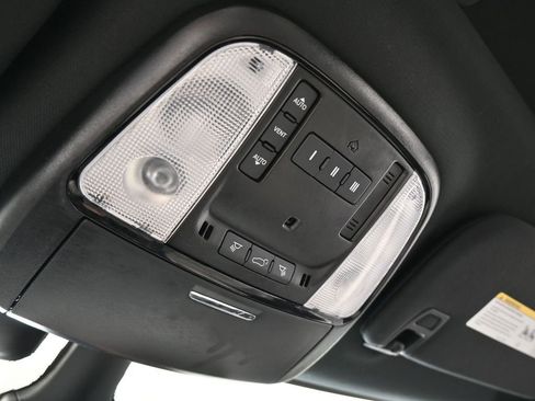 Used 2023 Dodge Durango GT image 23